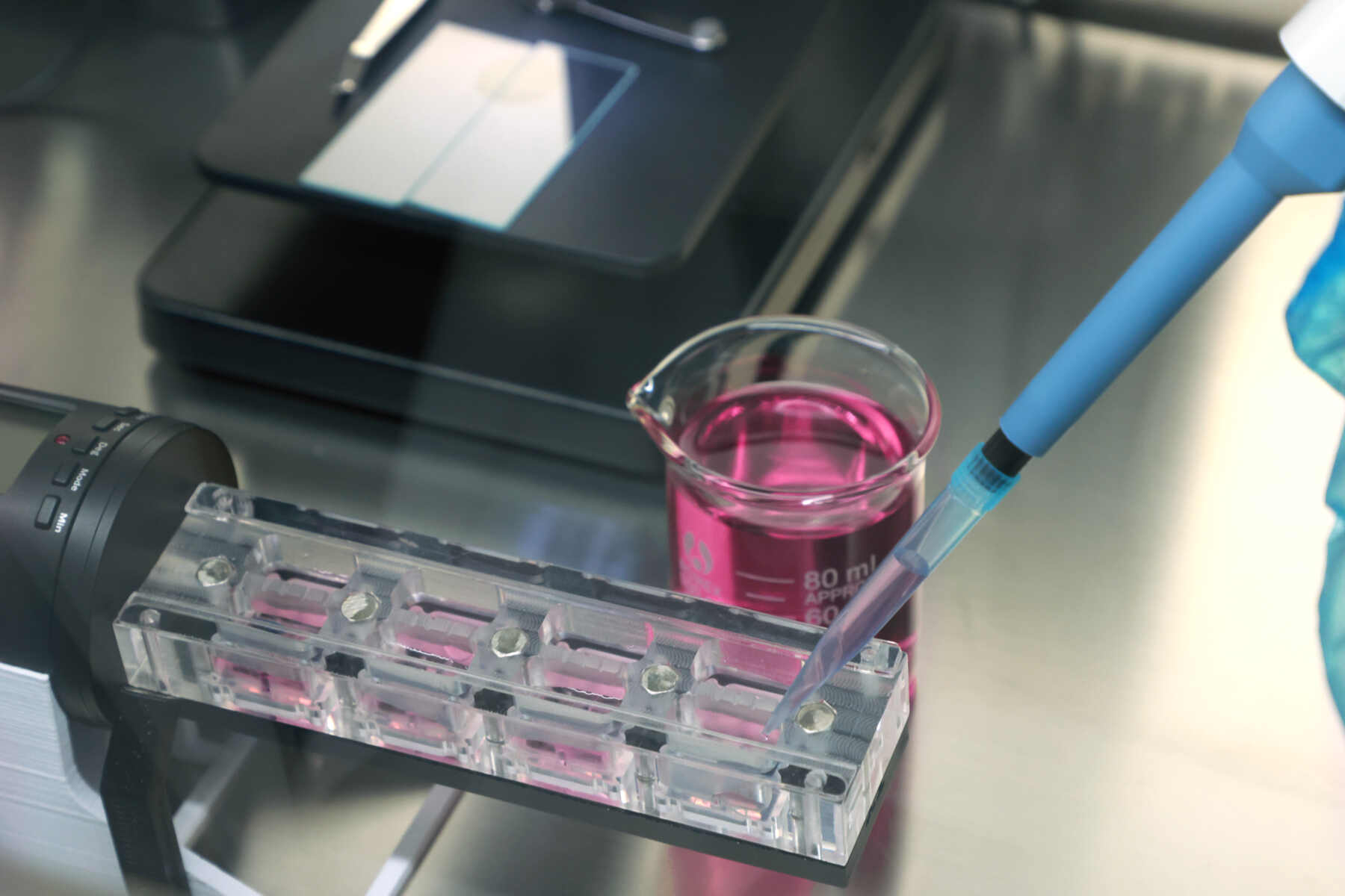 DLOC Biosystems partners with 42T to develop ‘human-on-chip’ system